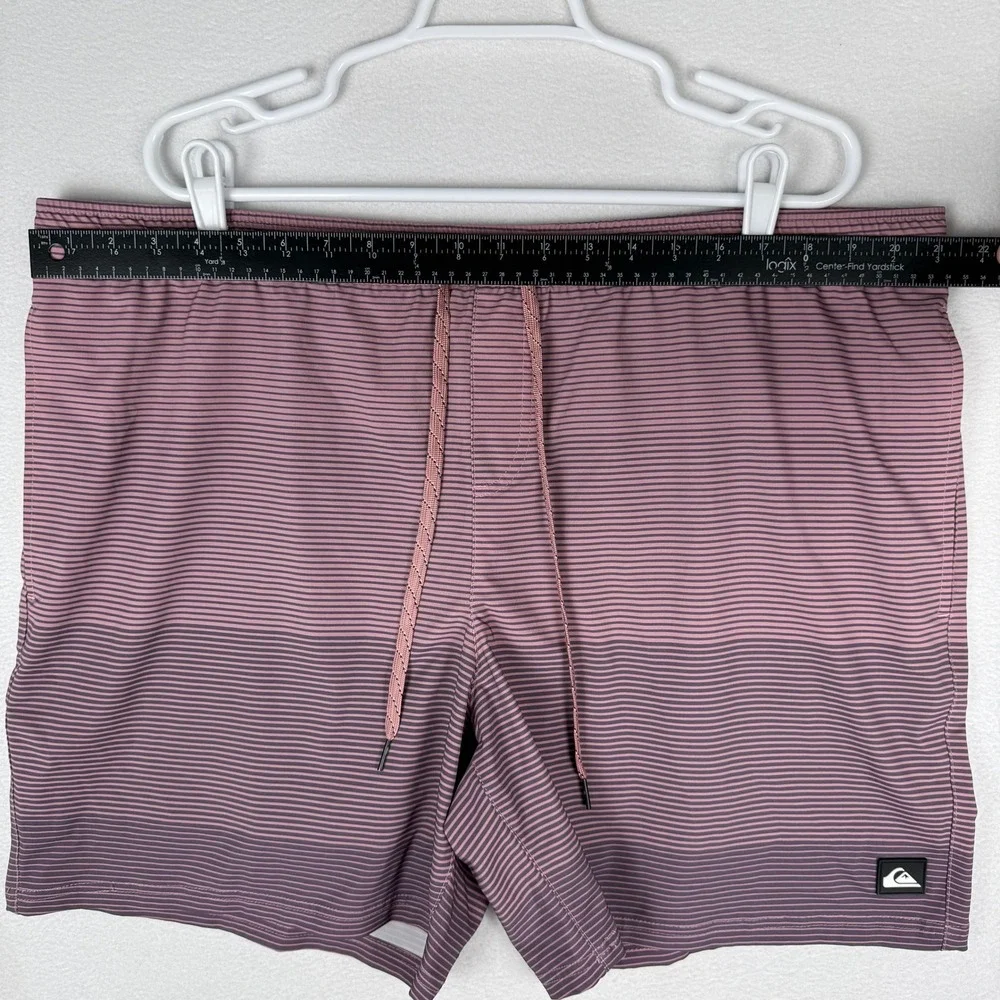 Quiksilver Mens XXL Board Shorts Purple Striped‎ Ombre Lined Swim Trunks